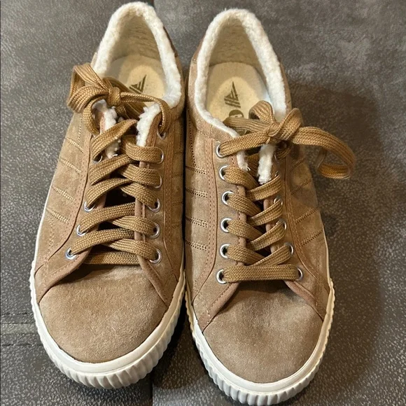 Gola Nordic Plimsolls leather shoes - Picture 7 of 8